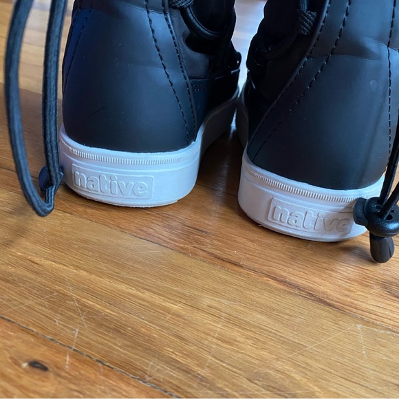 Native Boots Kids 10 Chamonix Black White Insulated Water Resistant Winter Snow - Picture 4 of 6